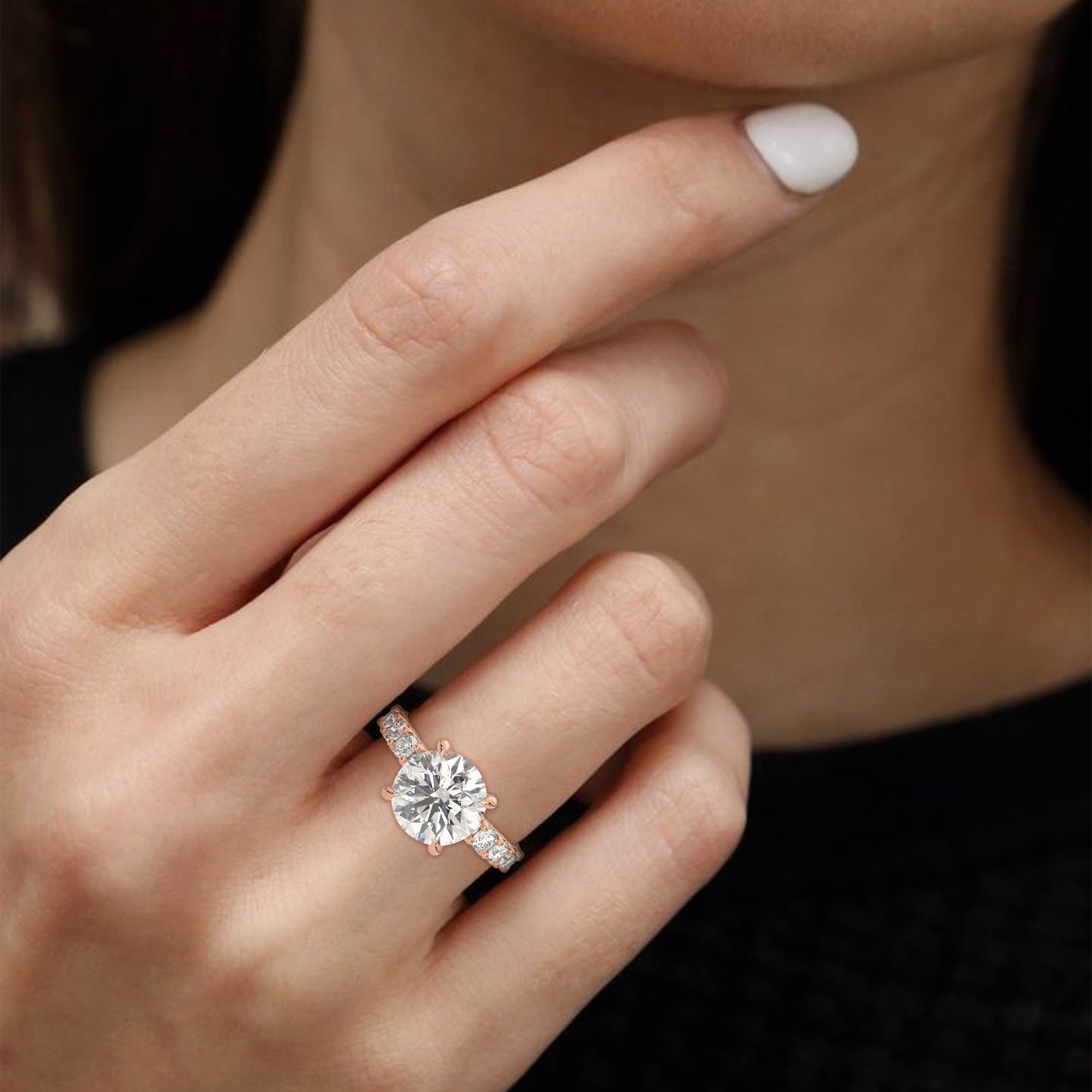 Ilaria - Round Brilliant Cut with Diamond Claws on Eternity Band