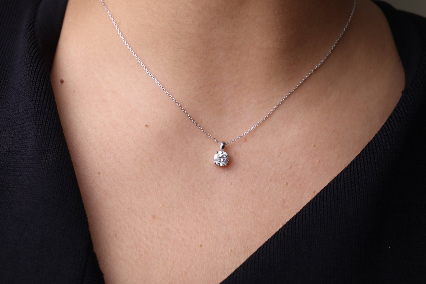 Alice - Solitaire Diamond Pendant in White Gold