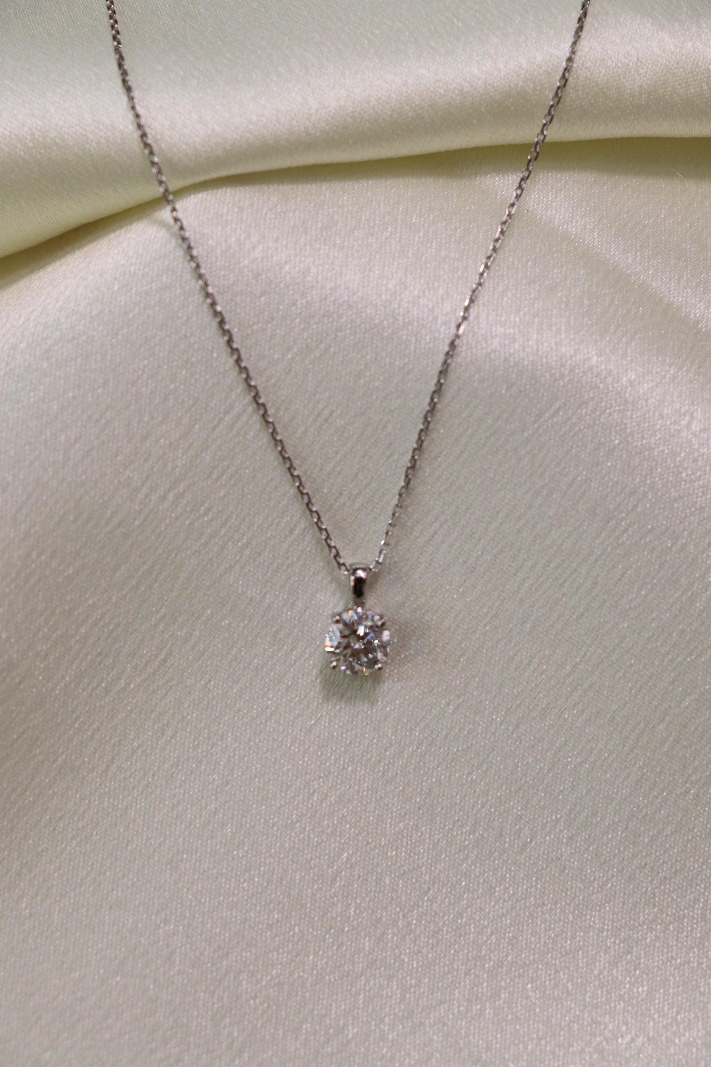 Alice - Solitaire Diamond Pendant in White Gold
